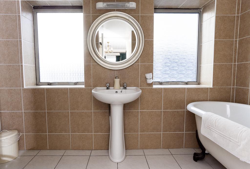 Poolewe Hotel Екстериор снимка
